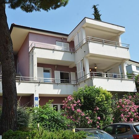 Apartment Borik Alma 로비니 외부 사진